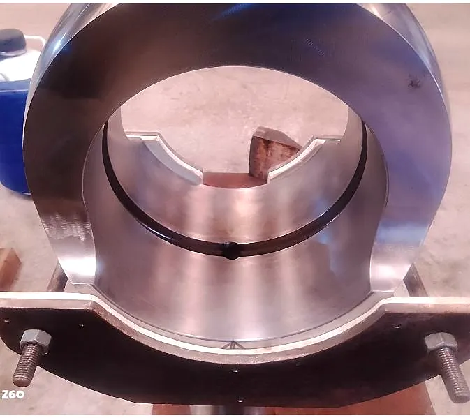 Big-end housing with bearing removed